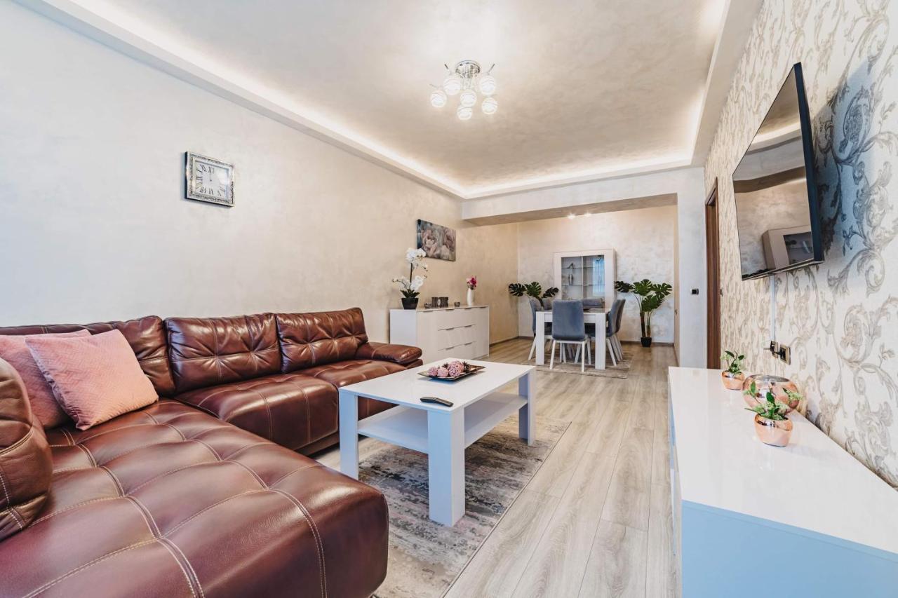 בראשוב Apartament Sentimento מראה חיצוני תמונה